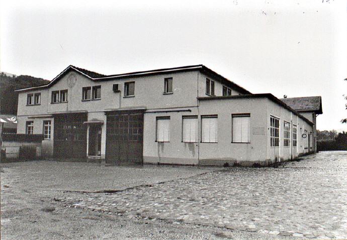 1991: Das Depot- und Turbinenhaus wurde im Laufe der Jahrzehnte mehrfach umgenutzt. U.a. diente es auch als Brogebude fr die Sissacher Maschinenfabrik von Arx AG.