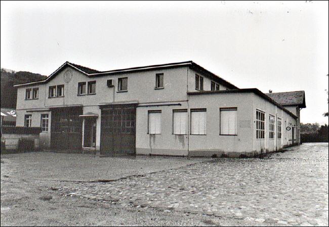1991: Das Depot- und Turbinenhaus wurde im Laufe der Jahrzehnte mehrfach umgenutzt. U.a. diente es auch als Brogebude fr die Sissacher Maschinenfabrik von Arx AG.